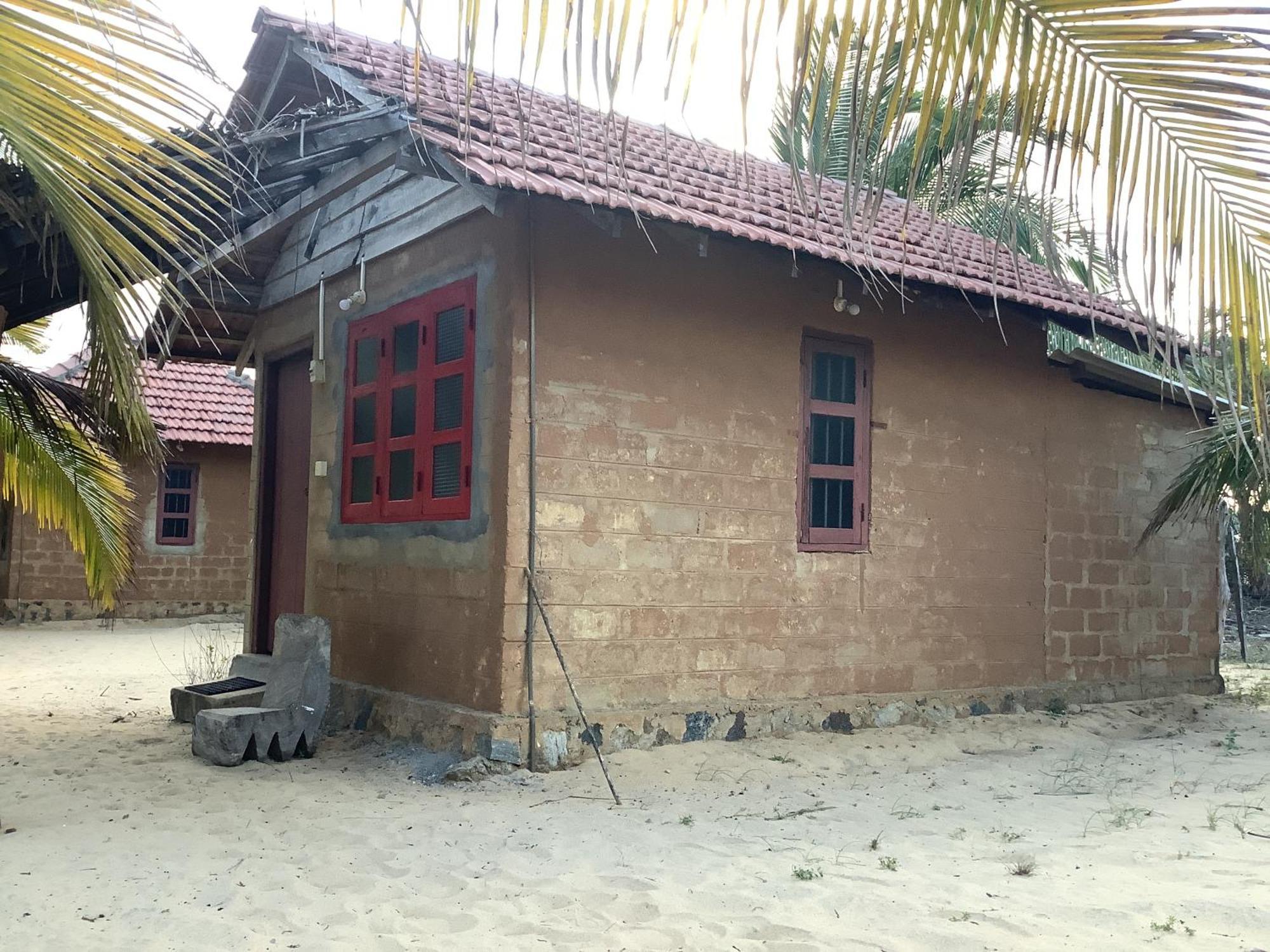 Ganesh Gate Hotel Pottuvil Bagian luar foto