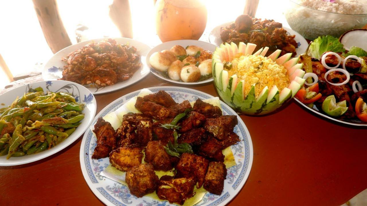 Ganesh Gate Hotel Pottuvil Bagian luar foto